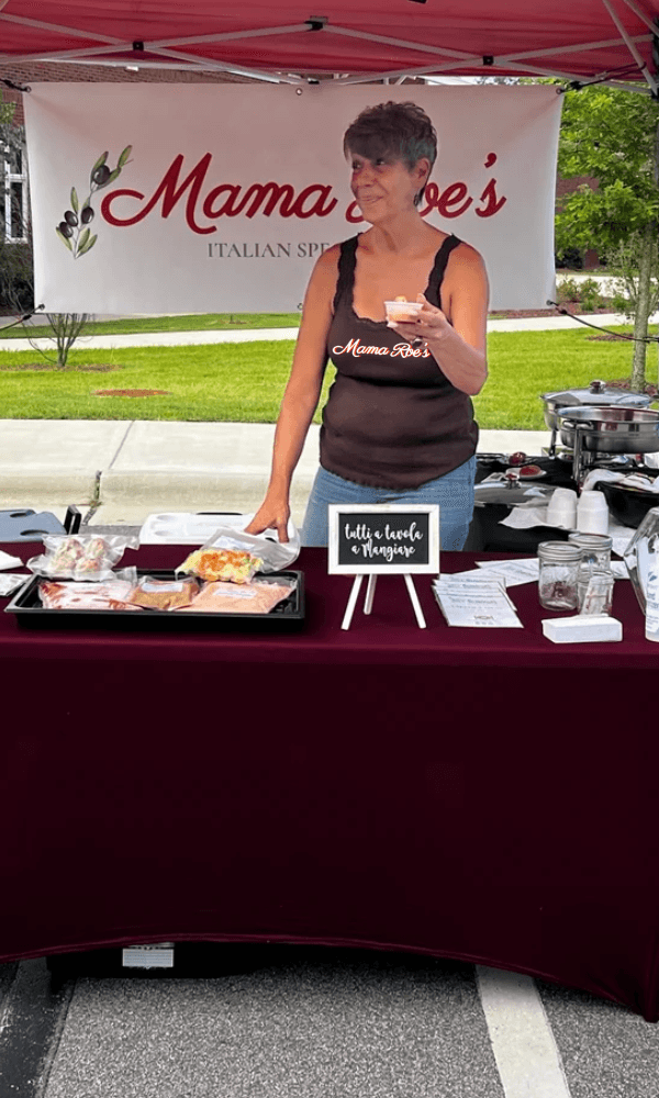 Mama Roe at Booth Mama Roe at Booth
